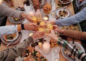 como mantener una vida social activa como familia
